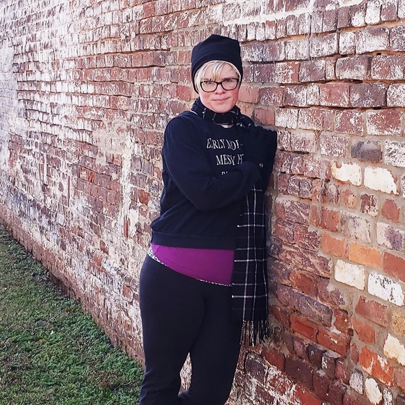 Meet your Posher, Angela - Picture 1 of 1